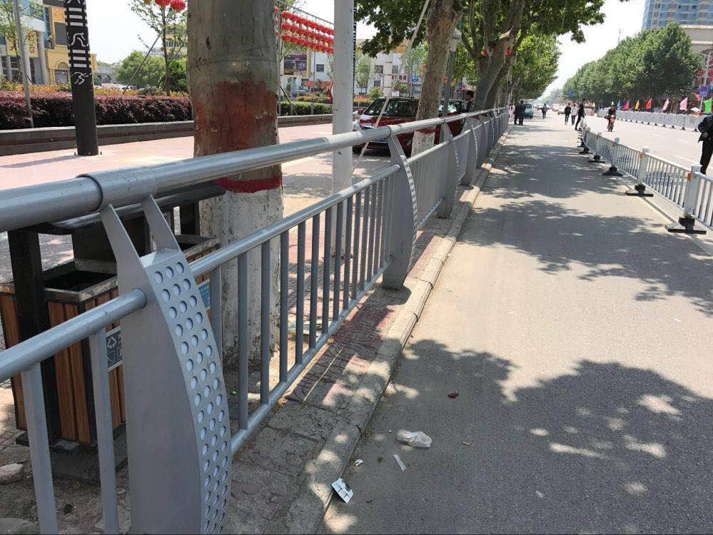 防撞立柱