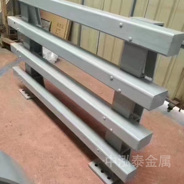 防撞立柱