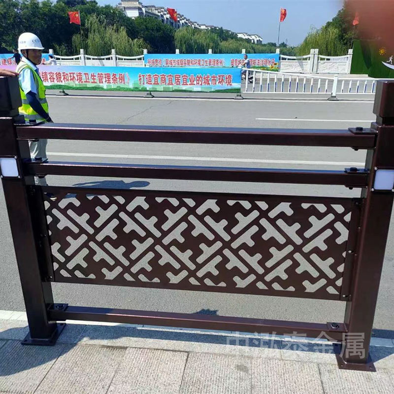 燈光護(hù)欄